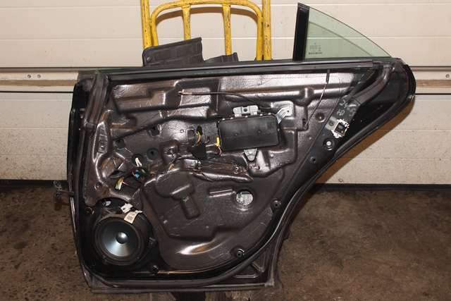 Dør høyre bak til Mercedes CLS 2004-2010 (C219) (C219) 