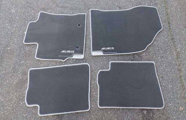 Gulvmatte sett til Toyota Auris, 2015-2019 (Type II, Fase 2)  