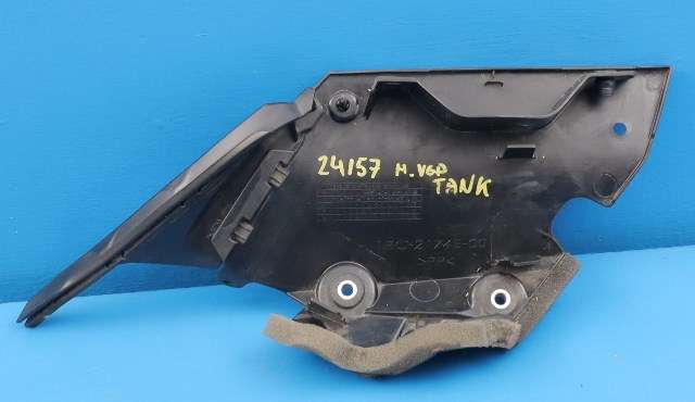 MC, Deksel, tank til MC Yamaha MT-09 2014-2016 (Naked) (Naked) (YAMAHA|1RC-2174E-00|)