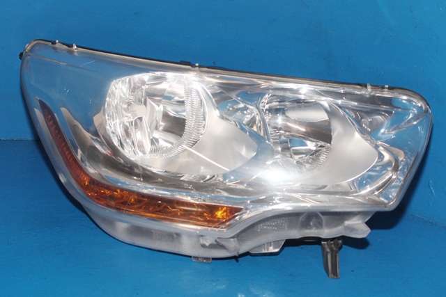 Frontlykt høyre halogen til Citroën C4, 2011-2017 (Type II)  (CITROEN|96 873044 80)