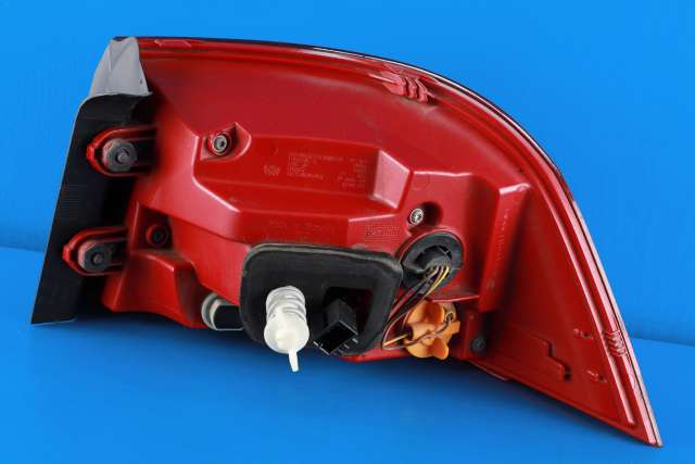 Baklykt venstre ytre til VW Passat 2011-2015 (B7) (B7) (VAG|3AF 945 207 B|)
