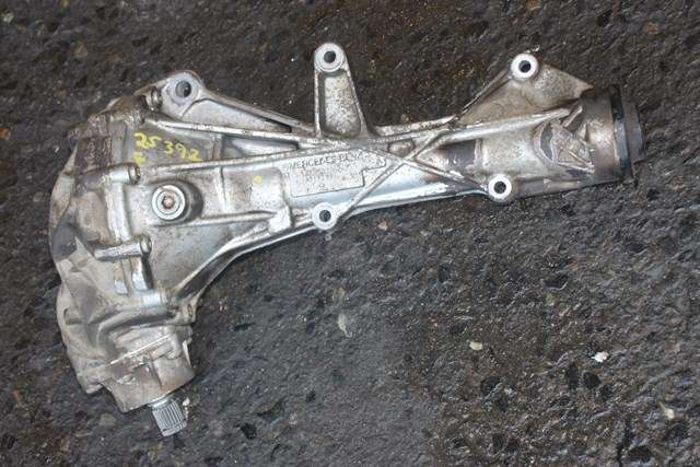 Kardang klokke foran til Mercedes Vito, 2014-->> (W447) (W447) (MERCEDES|A 447 330 01 02)