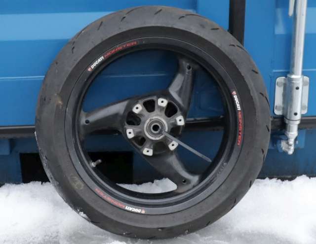 MC, Bakhjul til MC Ducati Monster 600/750/900, 1993-2002  (160 X 60 R 17")