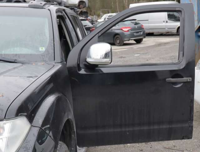 Dør venstre foran til Nissan Navara 2005-2010 (Fase 1) (D40) (D40)