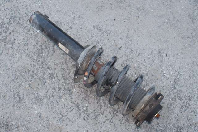 Fjærbein høyre foran til VW Passat, 2011-2015 (B7) (B7)