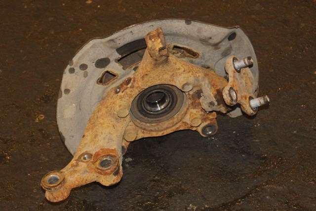 Hjulspindel høyre foran til Toyota RAV4 2009-2013 (Type III, Fase 2)