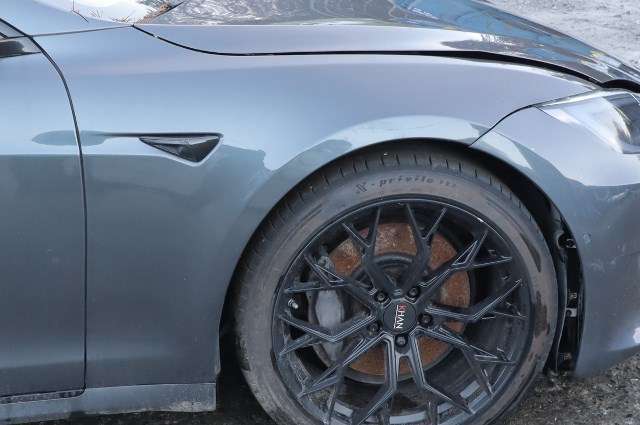 Skjerm høyre foran til Tesla Model S, 2016-2021 (Fase 2)  