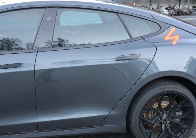 Dør venstre bak til Tesla Model S, 2016-2021 (Fase 2)  