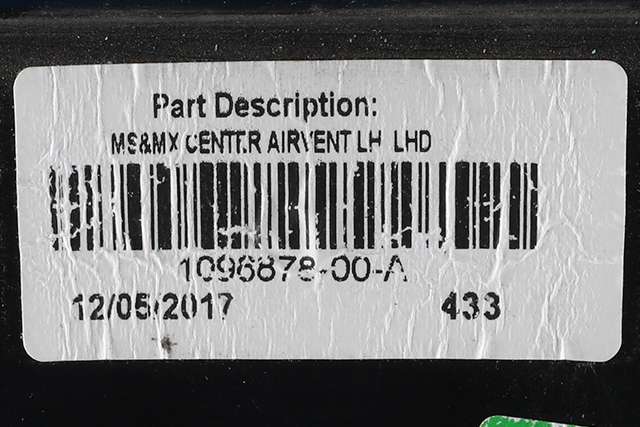 Dashbord friskluftdyse til Tesla Model S 2016-2021 (Fase 2) (TESLA|1096878-00-A|)