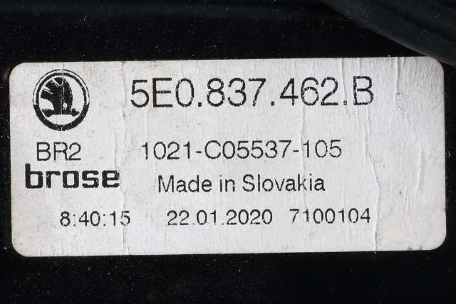Ruteheis høyre foran til Škoda Octavia 2017-2020 (Type III, Fase 2)  (VAG|5E0 837 462 B|5Q0 959 802 B|)