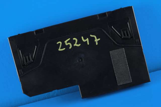 Styreenhet (SAM - Signal Acquisition Module) til Mercedes C-Klasse 2011-2014 (Fase 2) (W204) (W204) (HELLA|5DK 009 225-89|204 906 01 05|)