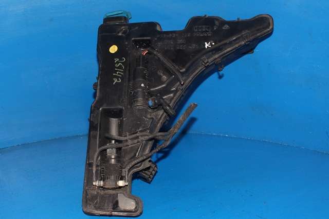 Spylertank foran til Audi A4, 2015-2019 (Type V, Fase 1) (B9) (B9) (VAG|8W0 955 451 L)