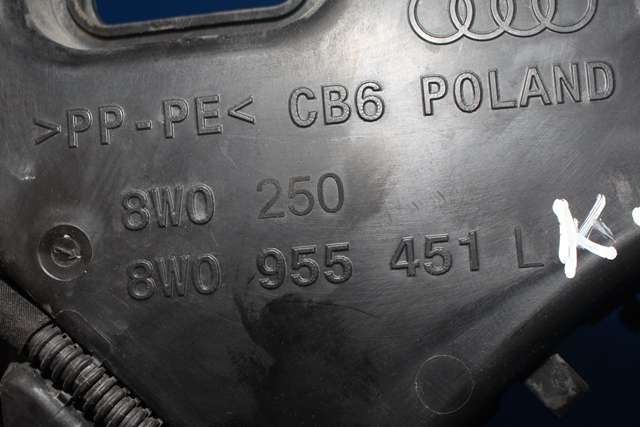 Spylertank foran til Audi A4 2015-2019 (Type V, Fase 1) (B9) (B9) (VAG|8W0 955 451 L|)