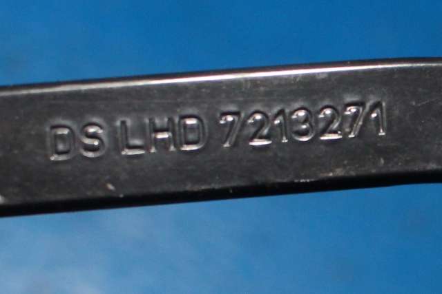 Viskerarm frontrute venstre til BMW X3 2010-2017 (F25) (F25) (BMW|7 213 271|)
