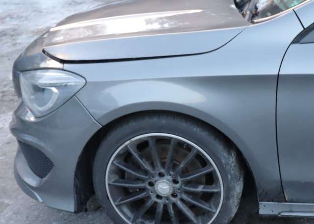 Skjerm venstre foran til Mercedes CLA, 2013-2019 (C117) (C117) 