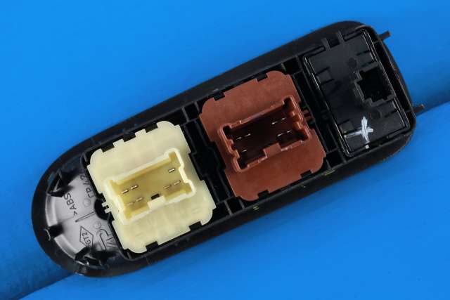 Bryter ruteheis førerdørspanel til Dacia Duster 2010-2017 (Type I)  (RENAULT|2541 11342R|2541 17873R|)