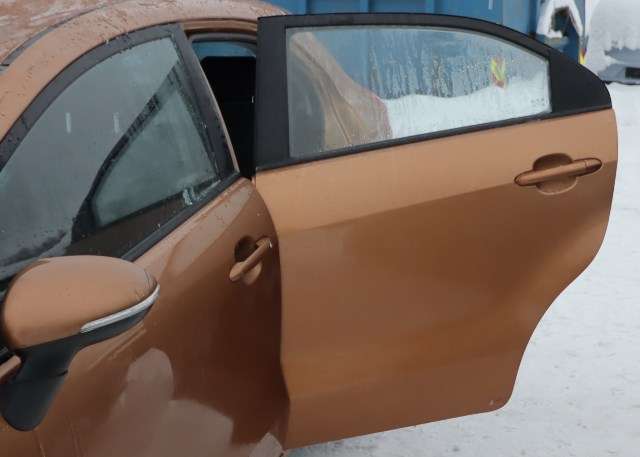 Dør venstre bak til Kia Rio, 2011-2017 Type III  
