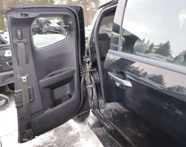 Dør høyre bak til Isuzu D-Max 2021-->> (Type III)  