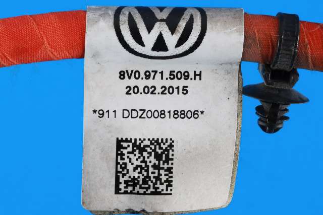 Batterilader inntak/luke til Audi A3 2016-2020 (Type III, Fase 2)  (VAG|8V0 971 509 H|)
