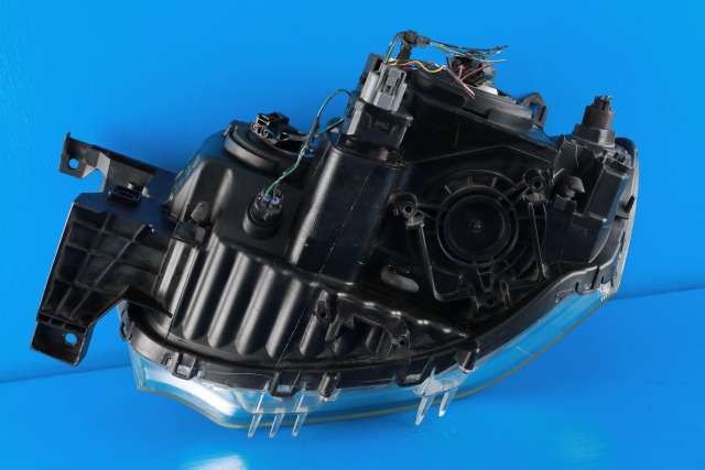 Frontlykt høyre halogen til Mitsubishi L200 2006-2015 (Type IV)