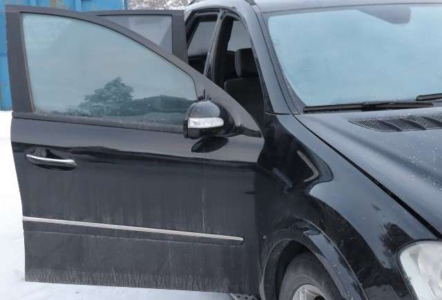 Dør høyre foran til Mercedes ML, 2005-2011 (W164) (W164) 