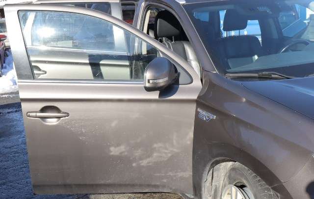 Dør høyre foran til Mitsubishi Outlander, 2015-->> (Type III, Fase 2)  