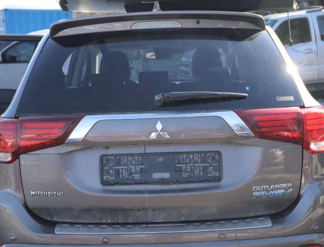 Bakluke til Mitsubishi Outlander, 2015-->> (Type III, Fase 2)  