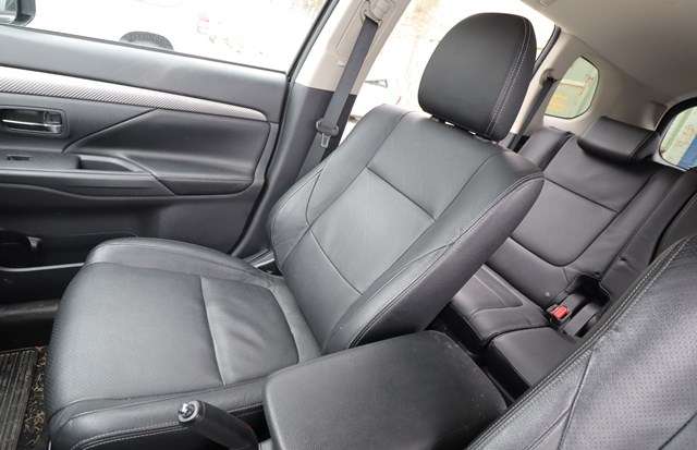 Sete foran høyre til Mitsubishi Outlander 2012-2015 (Type III, Fase 1)