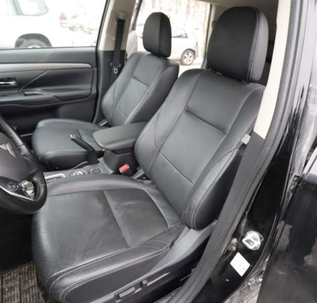 Sete foran venstre til Mitsubishi Outlander, 2012-2015 (Type III, Fase 1)  