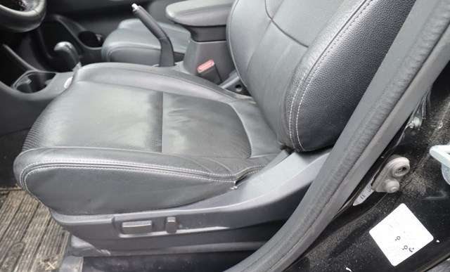 Sete foran venstre til Mitsubishi Outlander 2012-2015 (Type III, Fase 1)  