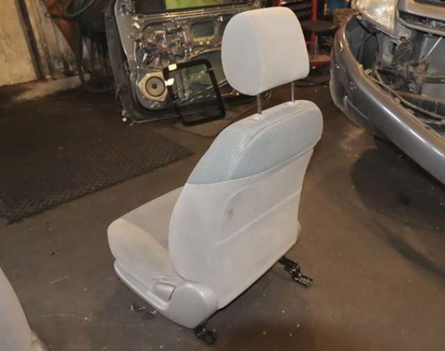 Sete foran venstre til Toyota Hilux 2006-2011  