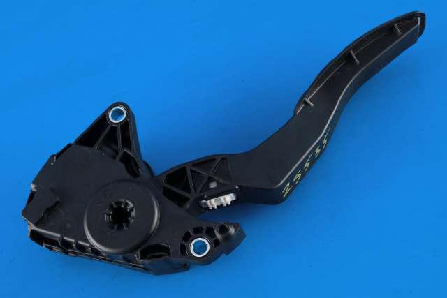 Pedal gass til Nissan X-Trail 2014-2022 (T32) (T32) (NISSAN|18002-DF30B|)