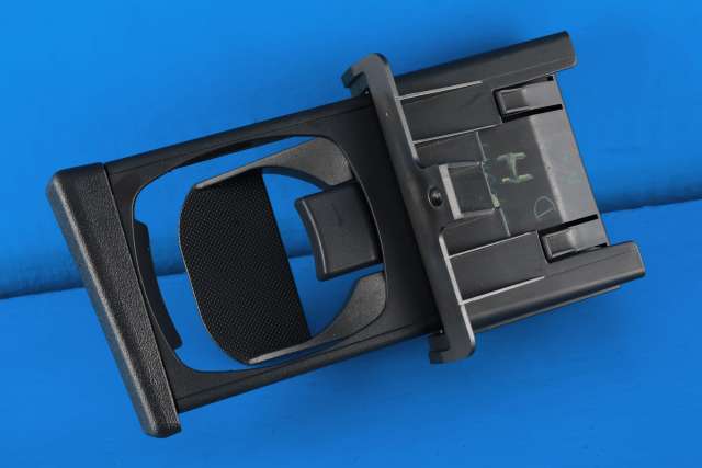 Dashbord koppholder til Toyota Hilux, 2006-2011 (TOYOTA|55615-0K010)