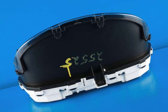 Instrumentpanel til Mitsubishi Outlander 2015-->> (Type III, Fase 2)  (MITSUBISHI|8100C658|)