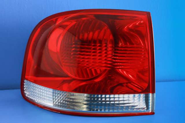 Baklykt venstre ytre til VW Touareg 2003-2007 (Type I, Fase 1) (VAG|7L6 945 095 K|)