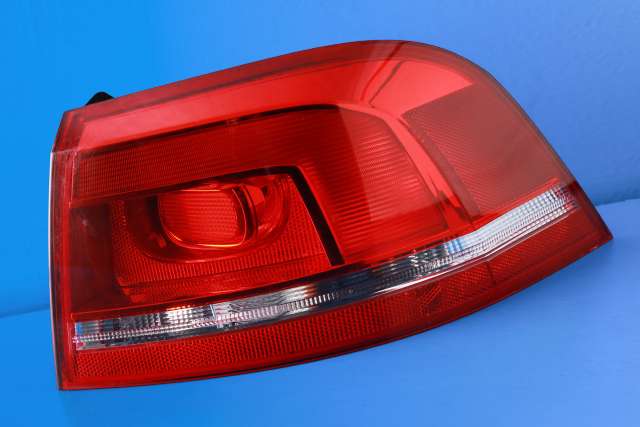 Baklykt høyre ytre til VW Passat, 2011-2015 (B7) (B7) (VAG|3AF 945 096 C)