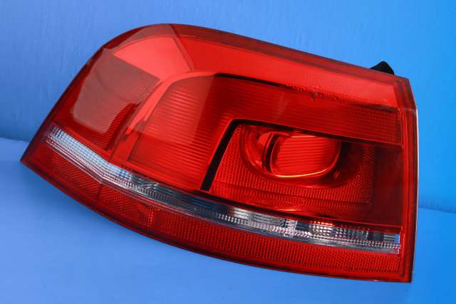 Baklykt venstre ytre til VW Passat, 2011-2015 (B7) (B7) (VAG|3AF 945 095 C)