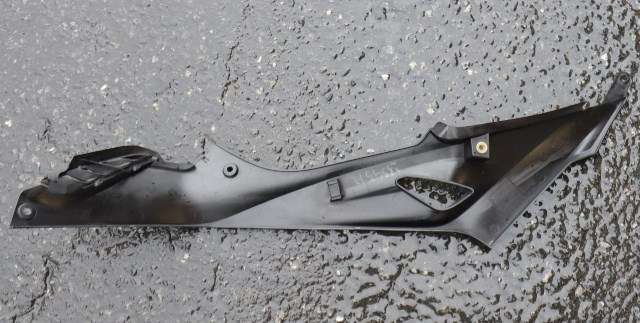 MC, Deksel, side høyre til MC BMW S1000 R 2014-->> (Naked) (Naked) (BMW|46.63-8 551 926|)