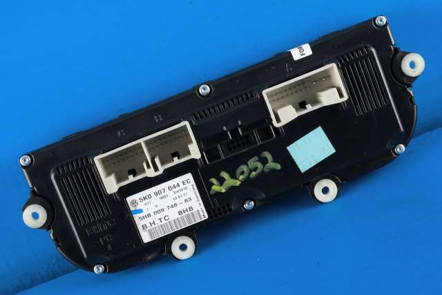Varmeapparat betjening til VW Passat 2011-2015 (B7) (B7) (HELLA|5HB 009 746-83|5K0 907 044 EC|)