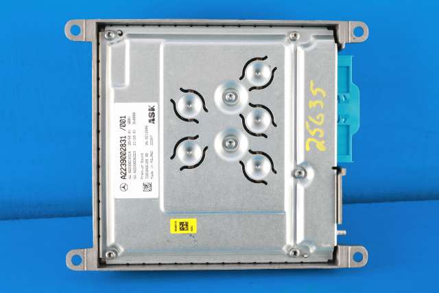 Bilstereo forsterker til Mercedes GLC 2022-->> (X254) (X254) (MERCEDES|A 223 900 28 31|)