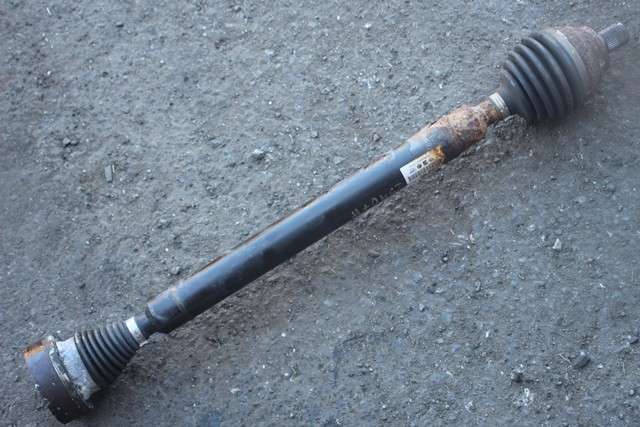 Drivaksel høyre foran, bensin/automat til VW Passat 2011-2015 (B7) (B7) (VAG|5Q0 407 272 BN|)