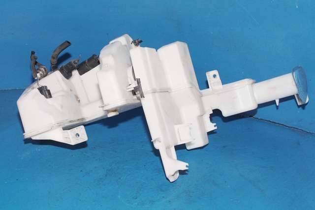 Spylertank foran til VW Passat, 2011-2015 (B7) (B7) (VAG|3AA 955 453 J)