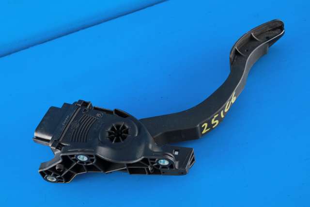 Pedal gass til Volvo V60/V60 CC 2013-2018 (Type I, Fase 2)  (HELLA|6PV 010 834-01|31329058|)