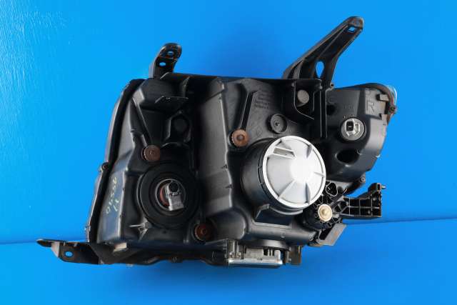 Frontlykt høyre xenon til Mitsubishi Pajero 2007-2016 (Type IV, Fase 1)  