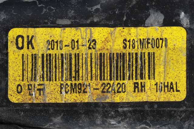 Frontlykt høyre halogen til Mitsubishi Outlander 2015-->> (Type III, Fase 2)  (4BX158301C8-64|)