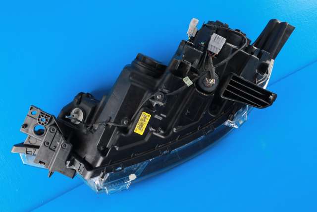 Frontlykt høyre halogen til Mitsubishi Outlander 2015-->> (Type III, Fase 2)  (4BX158301C8-64|)