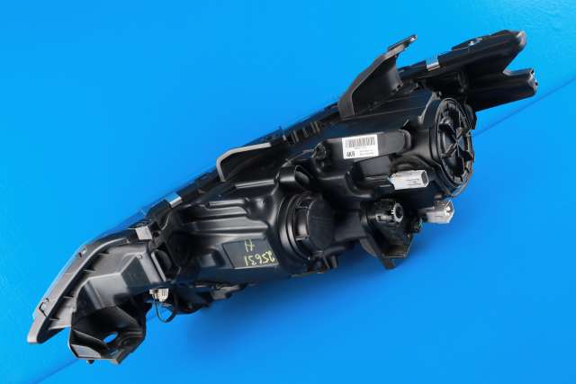Frontlykt høyre halogen til Mitsubishi Outlander 2015-->> (Type III, Fase 2)  (4BX158301C8-64|)