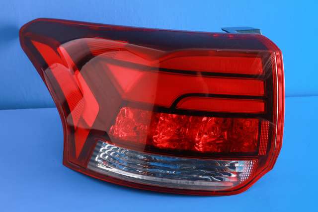 Baklykt venstre til Mitsubishi Outlander, 2015-->> (Type III, Fase 2)  