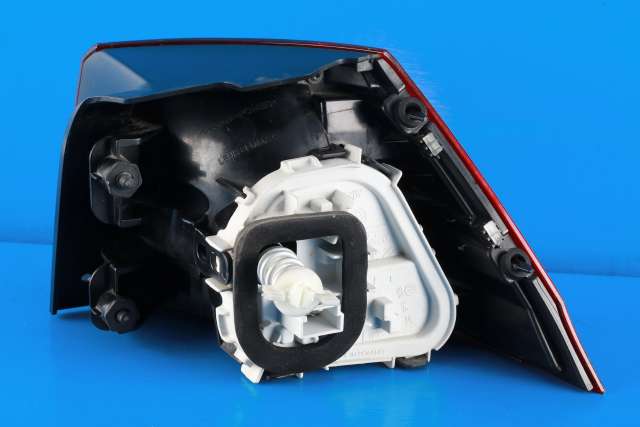 Baklykt venstre ytre til VW Golf VII 2012-2017 (Fase 1)  (VAG|5G9 945 095 D|)