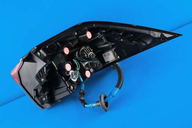 Baklykt venstre ytre til Toyota RAV4 2019-->> (Type V)  (TOYOTA|81560-42230|)